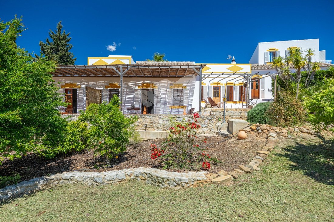 Villa in Quelfes, Algarve, Portugal 1 - 17746165