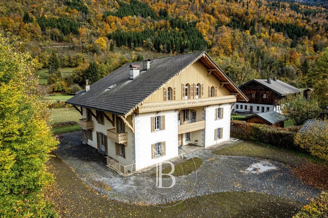 Haus in Samoëns, Auvergne-Rhone-Alpen, Frankreich 1 - 18526906