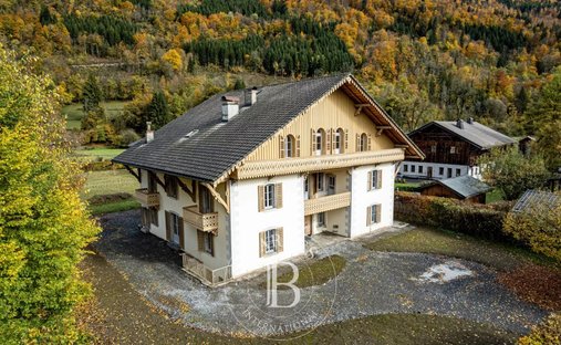 Haus in Samoëns, Auvergne-Rhone-Alpen, Frankreich 1