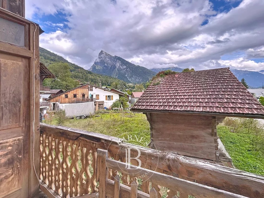 Land in Samoëns, Auvergne-Rhone-Alpen, Frankreich 2 - 18527024