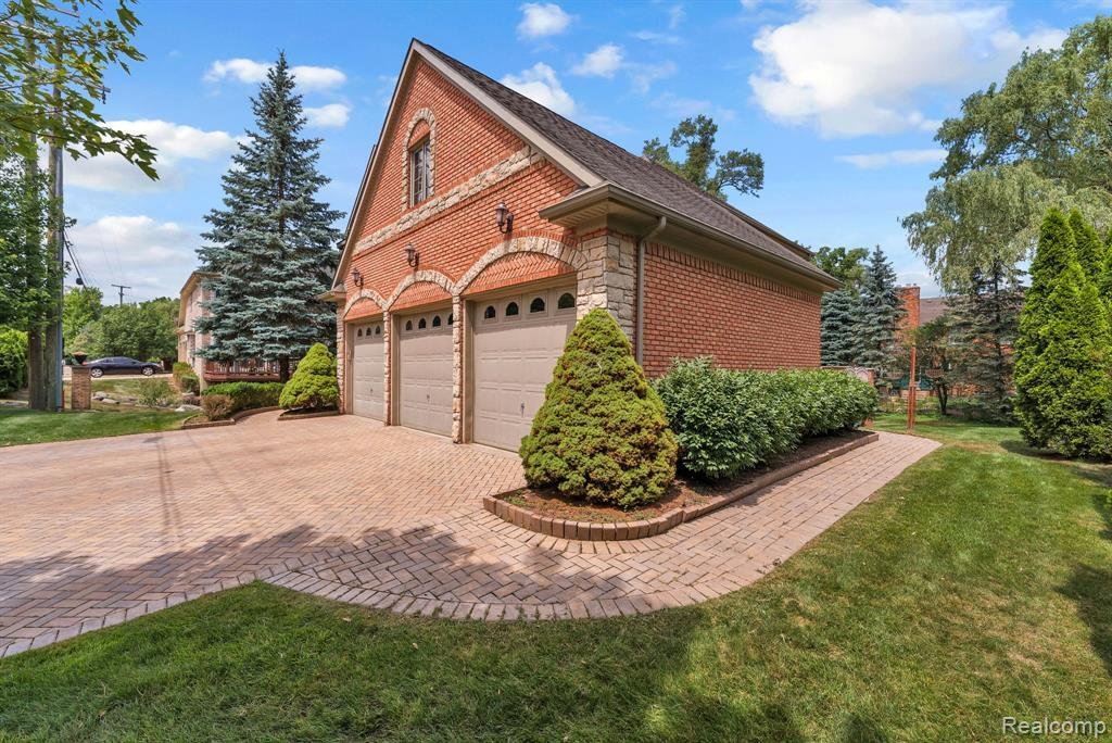 House in Livonia, Michigan, United States 5 - 18528774