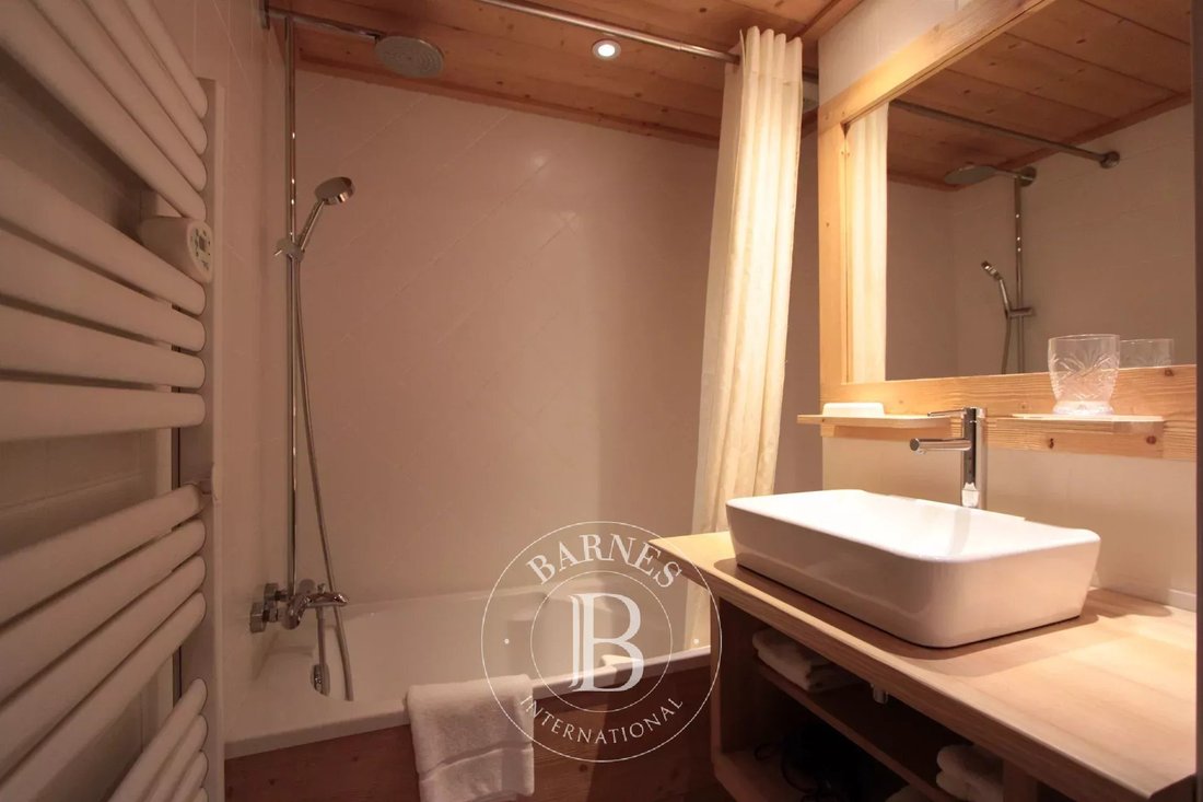 Estate in Les Contamines-Montjoie, Auvergne-Rhône-Alpes, France 5 - 18526909