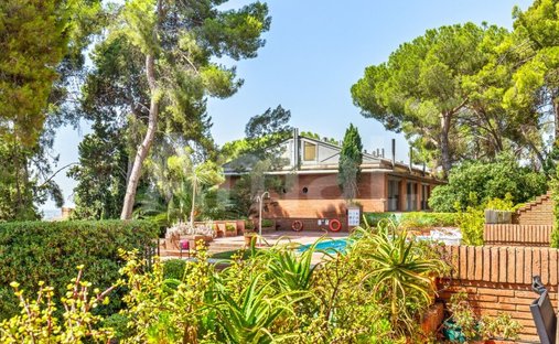 Apartment in Sant Just Desvern, Catalonia, Spain 1