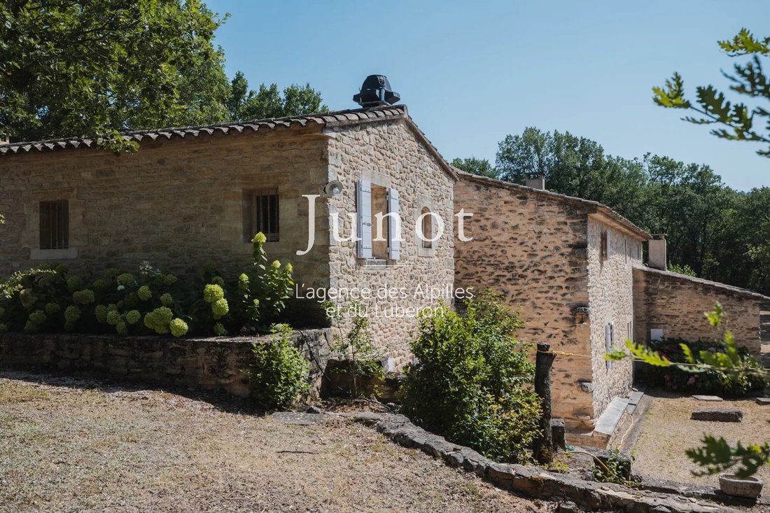 Country House in Lacoste, Provence-Alpes-Côte d'Azur, France 2 - 18509655