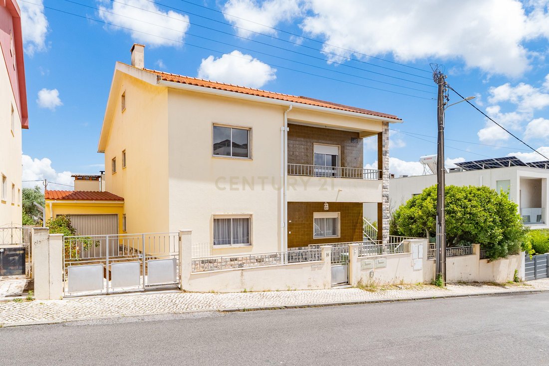 Villa in Santa Iria de Azoia, Sao Joao da Talha e Bobadela, Lisbon, Portugal 2 - 18010017