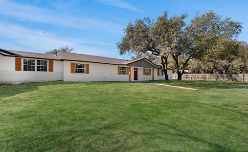 House in Pleasanton, Texas, United States 1