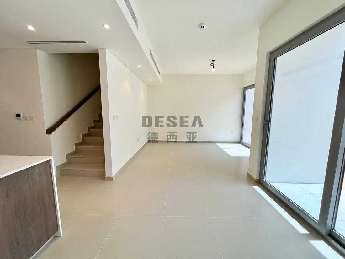 Townhouse in Tilal Al Ghaf, Dubai, United Arab Emirates 2 - 18526465