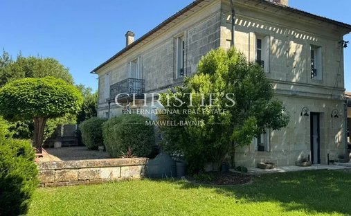House in Libourne, Nouvelle-Aquitaine, France 1