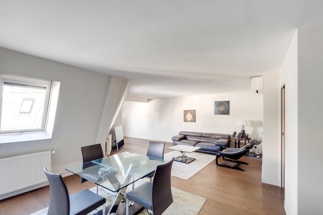 Apartment in Saint Philippe du Roule, Paris 8e Arrondissement, Paris 4 - 14004771