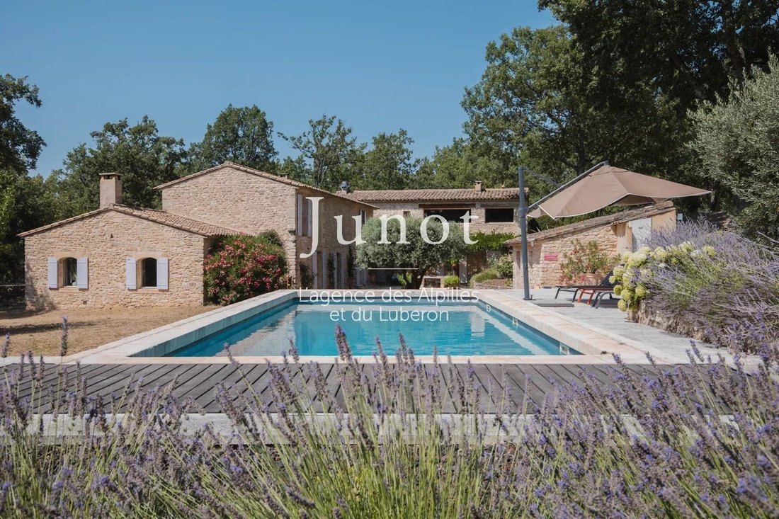 Country House in Lacoste, Provence-Alpes-Côte d'Azur, France 1 - 18509655