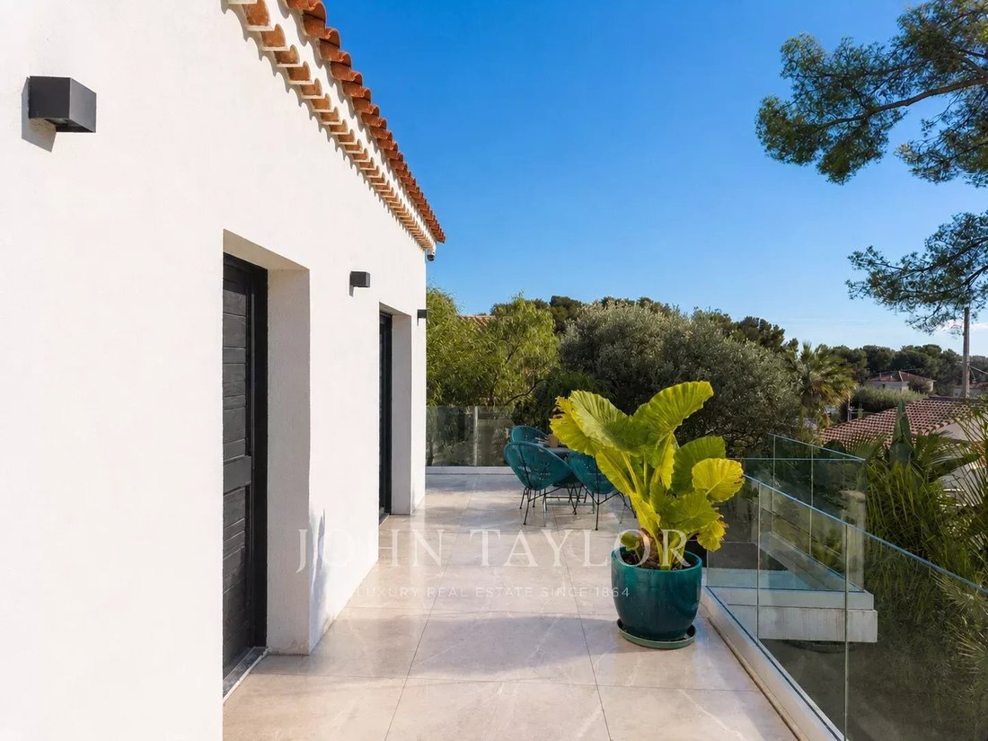 Villa in Bandol, Provence-Alpes-Côte d'Azur, France 3 - 16935856