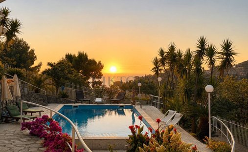 Villa in Western Hill, Alassio, Liguria 1