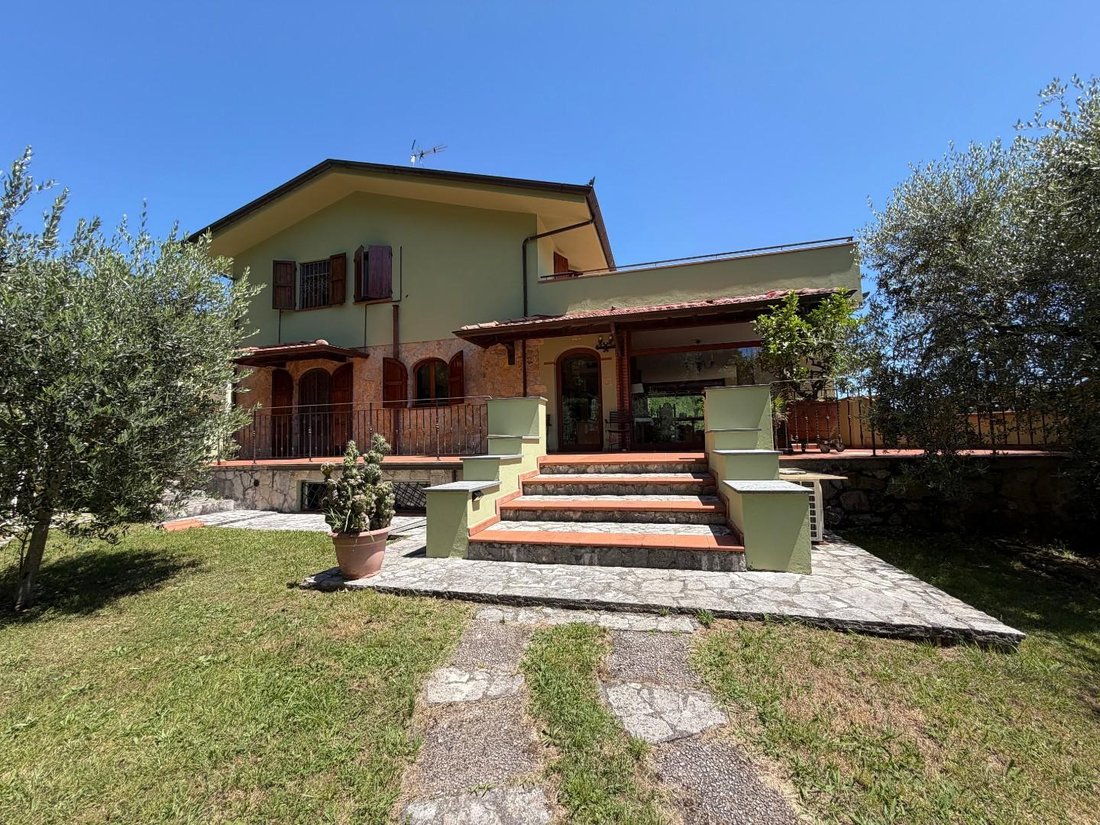 Villa in San Macario In Piano, Lucca, Tuscany 1 - 18526036
