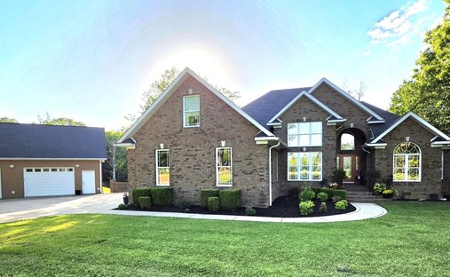 House in Paris, Tennessee, United States 1