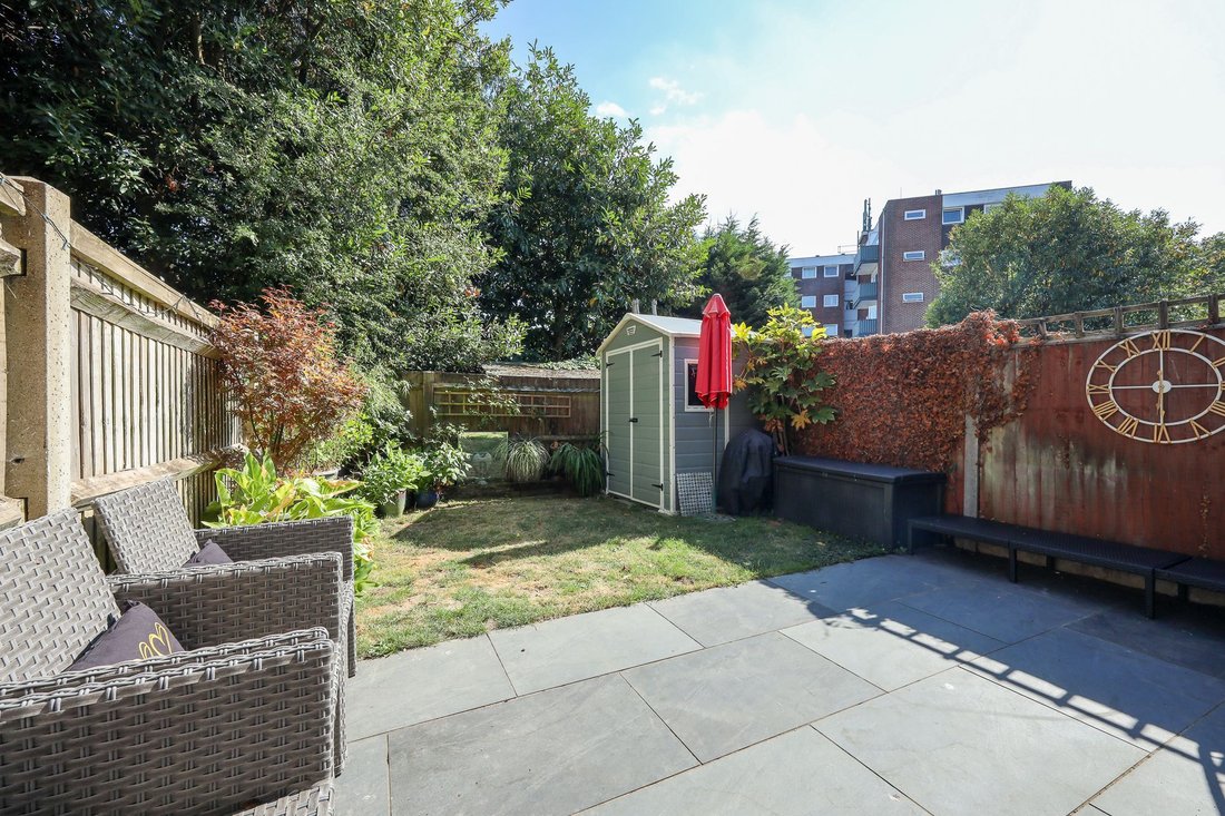 House in Burgess Hill, England 2 - 18526471