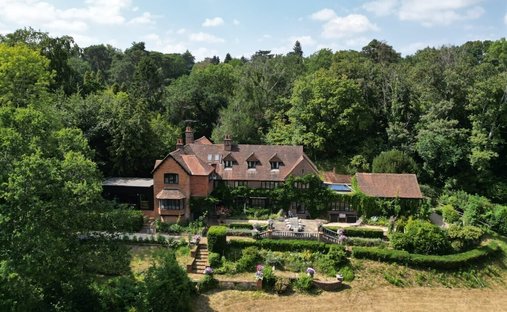 Casa a Lower Bourne, Inghilterra 1