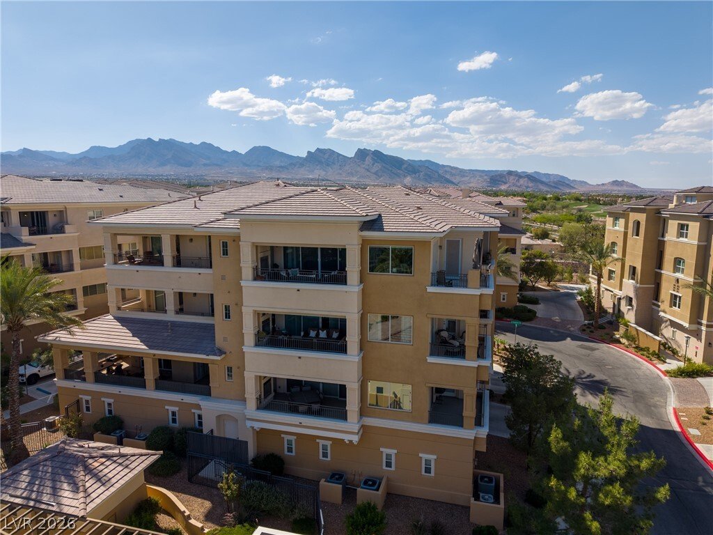 Condo in Las Vegas, Nevada, United States 1 - 18528489