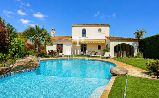 Villa in Mérignac, Nouvelle-Aquitaine, France 1