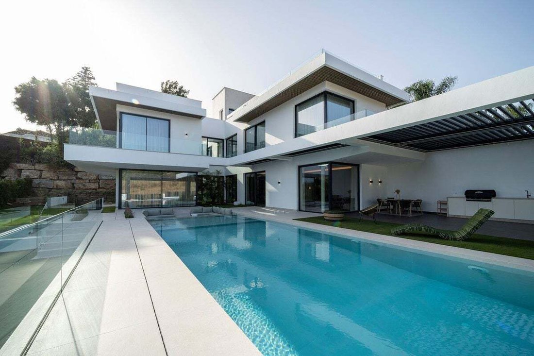 Villa in Estepona, Andalusia, Spain 1 - 16250568