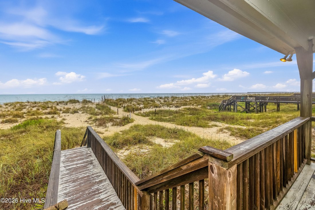 House in Oak Island, North Carolina, United States 4 - 18503112