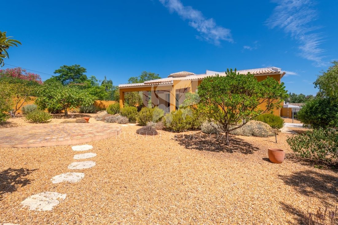 Villa in Loule (Sao Clemente), Algarve, Portugal 2 - 18460763