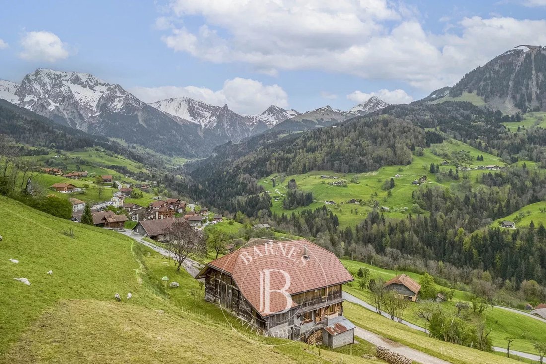 Chalet in Manigod, Auvergne-Rhône-Alpes, France 1 - 18526899