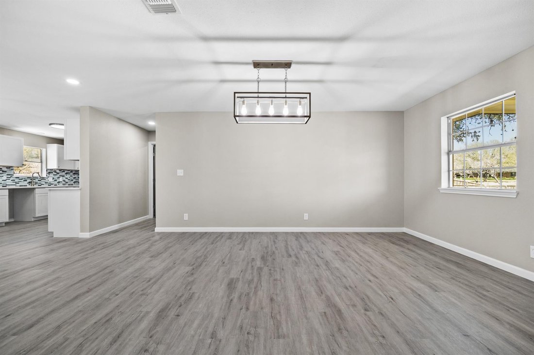 House in Pleasanton, Texas, United States 5 - 18528893