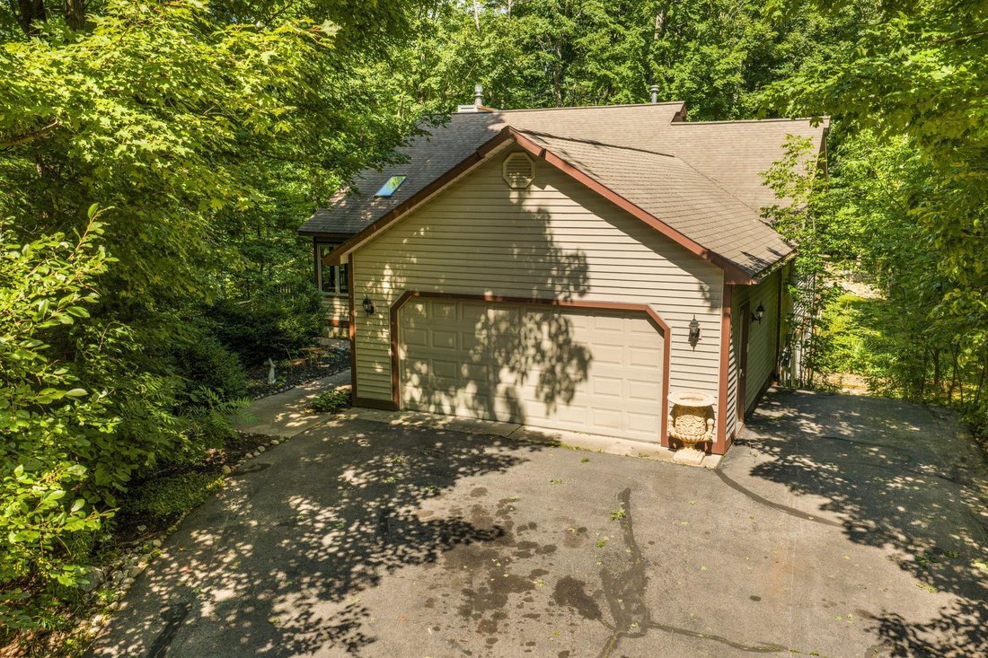 House in Garfield Township, Michigan, United States 1 - 18458528