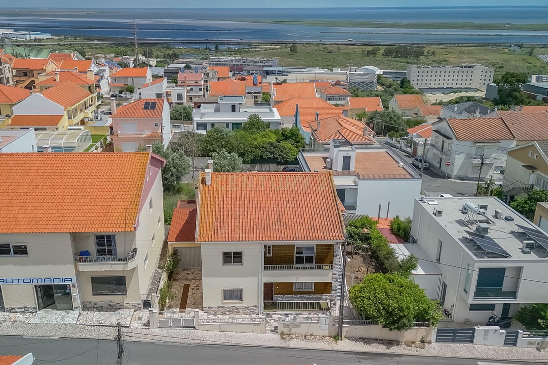 Villa in Santa Iria de Azoia, Sao Joao da Talha e Bobadela, Lisbon, Portugal 1 - 18010017