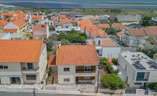 Villa in Santa Iria de Azoia, Sao Joao da Talha e Bobadela, Lisbon, Portugal 1