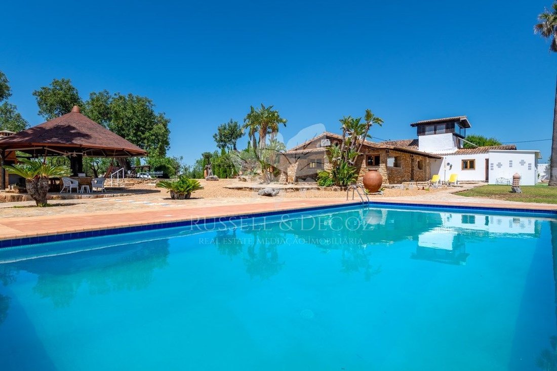 Villa in Quelfes, Algarve, Portugal 1 - 18224591