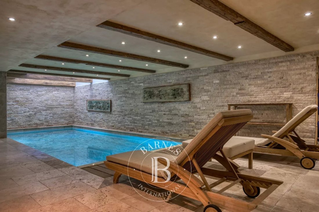 Chalet in Megève, Auvergne-Rhône-Alpes, France 2 - 18527034