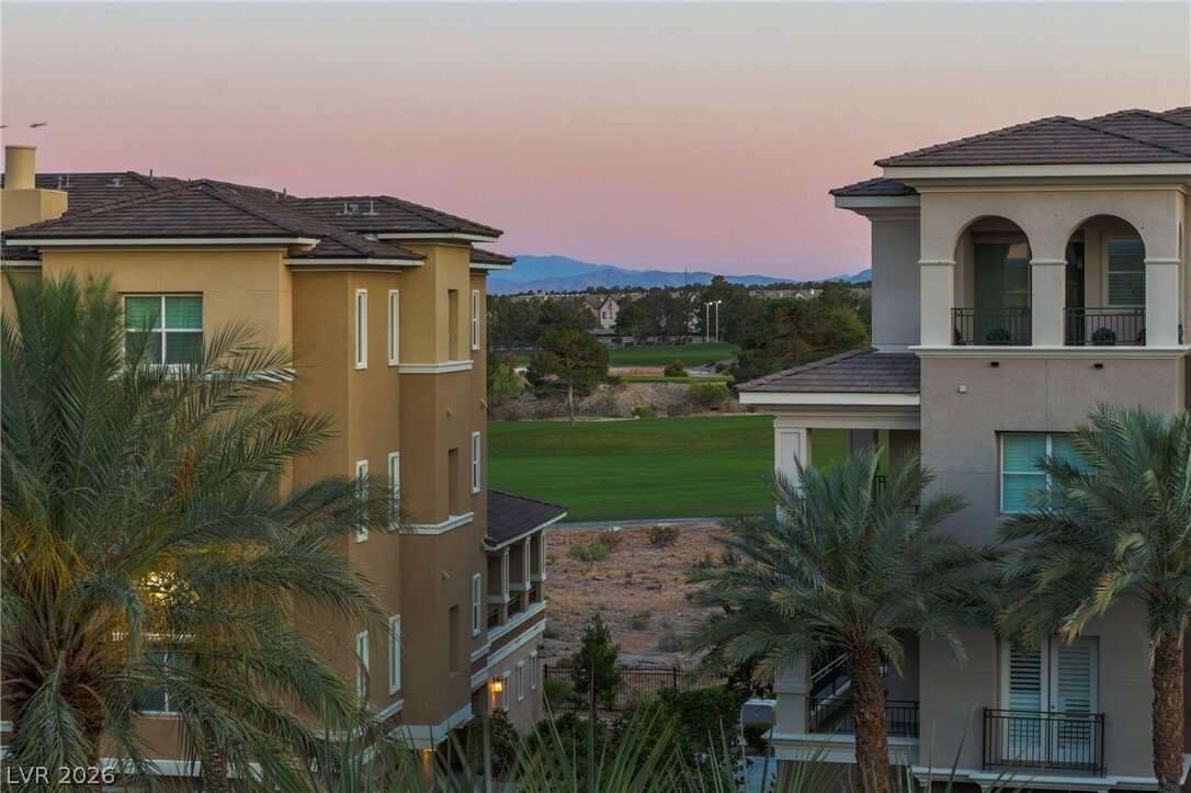 Condo in Las Vegas, Nevada, United States 5 - 18528489