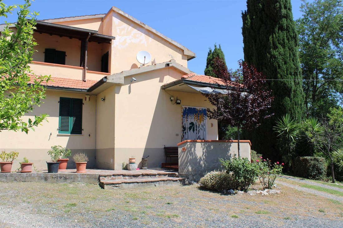Farm Ranch in Montecatini Val di Cecina, Tuscany, Italy 2 - 18529318
