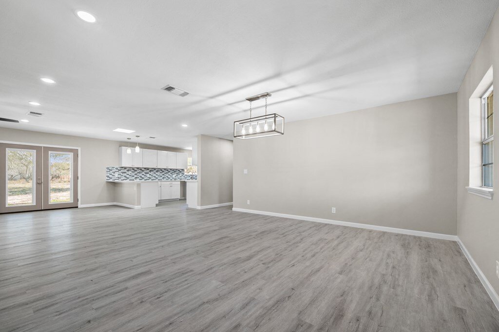House in Pleasanton, Texas, United States 5 - 18528223