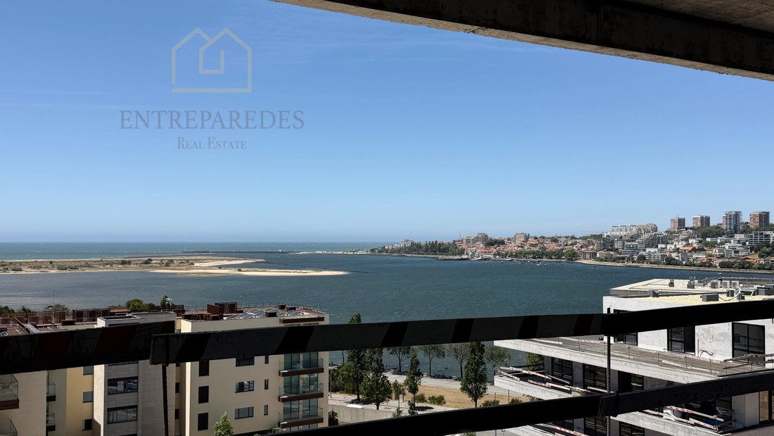 Apartment in Santa Marinha e Sao Pedro da Afurada, Porto District, Portugal 1 - 18529397