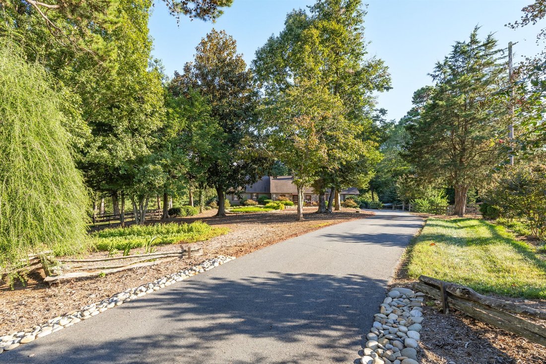 House in Germanton, North Carolina, United States 3 - 16418124