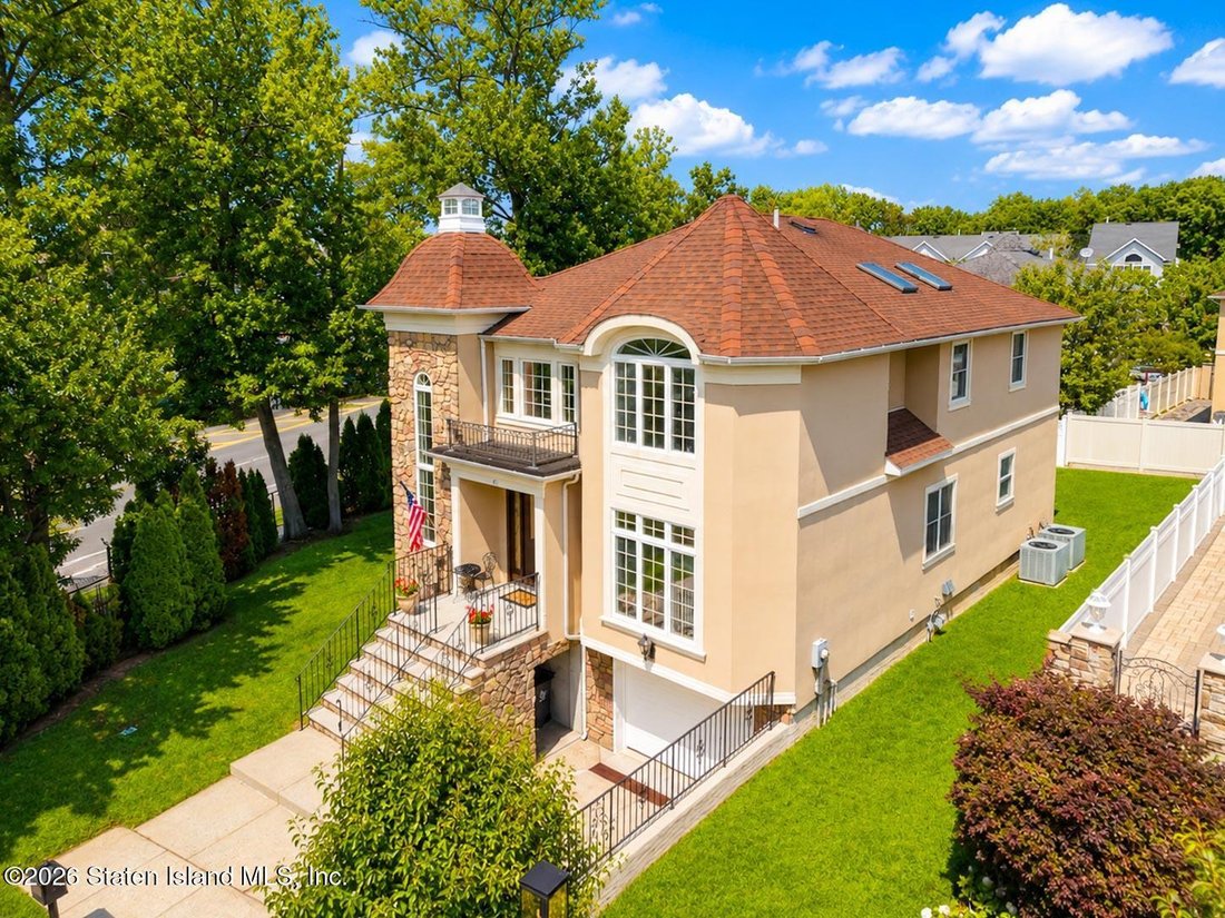 House in New York, New York, United States 5 - 18528220