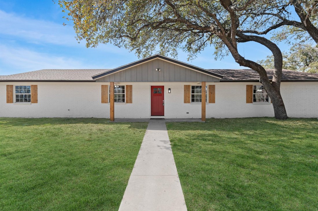 House in Pleasanton, Texas, United States 3 - 18528893