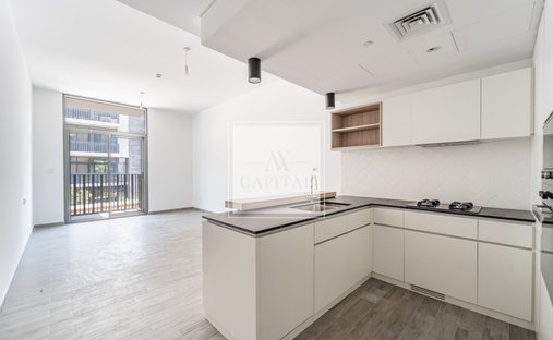 Apartment in Ras Al Khor Industrial Area, Dubai, United Arab Emirates 1