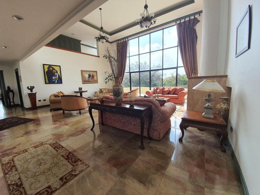 House in Quito, Pichincha, Ecuador 2 - 18527512