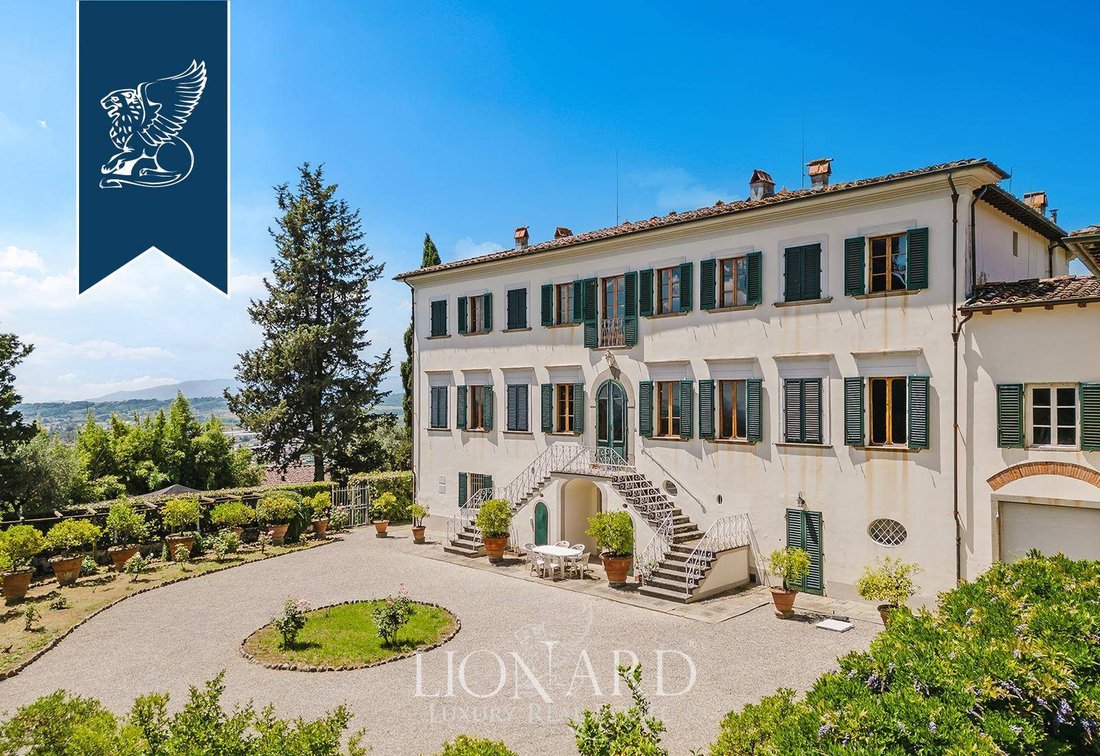 Villa in Uzzano, Tuscany, Italy 4 - 18529607