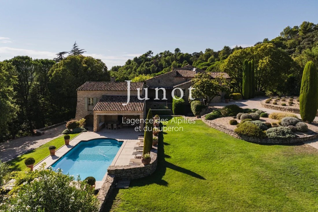Country House in Goult, Provence-Alpes-Côte d'Azur, France 1 - 18509746