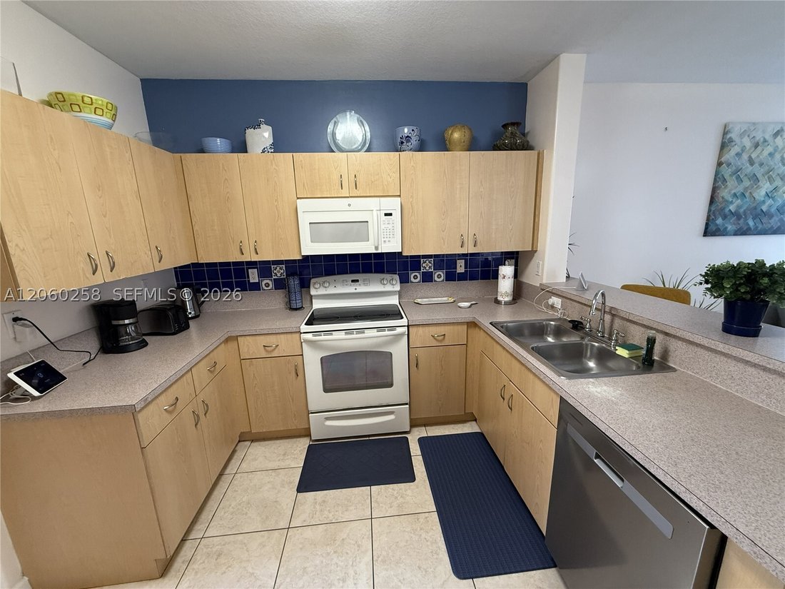 House in Miami, Florida, United States 4 - 18528869