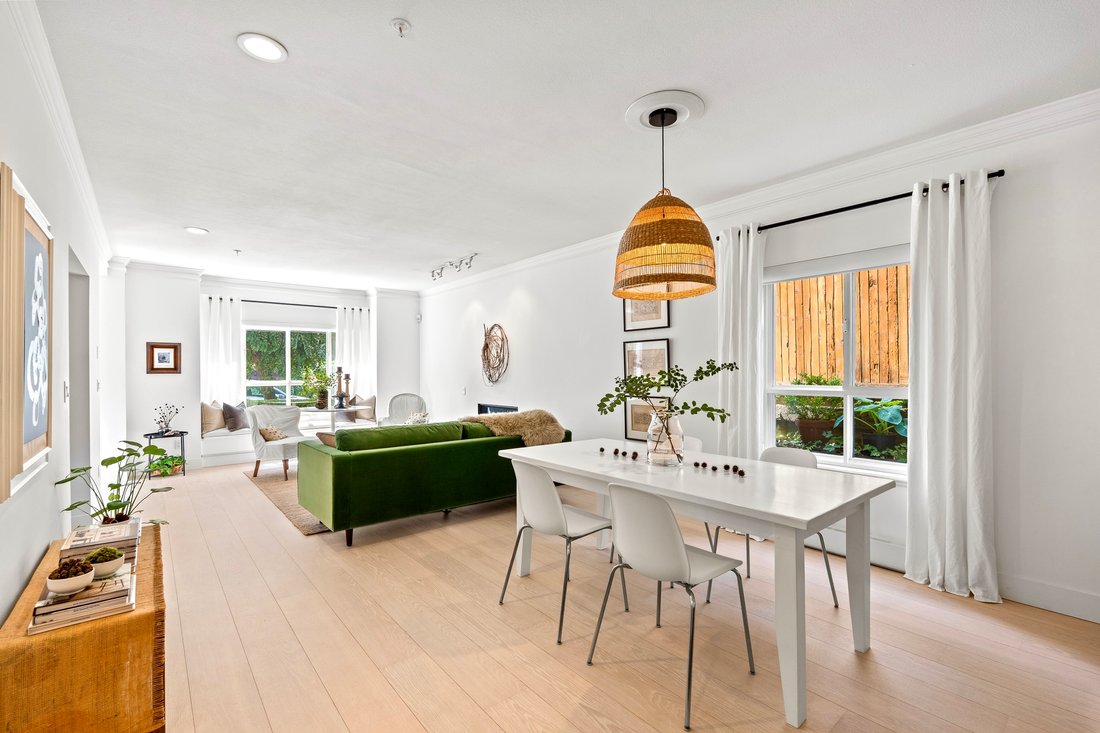 Townhouse in North Vancouver, British Columbia, Canada 4 - 18527526