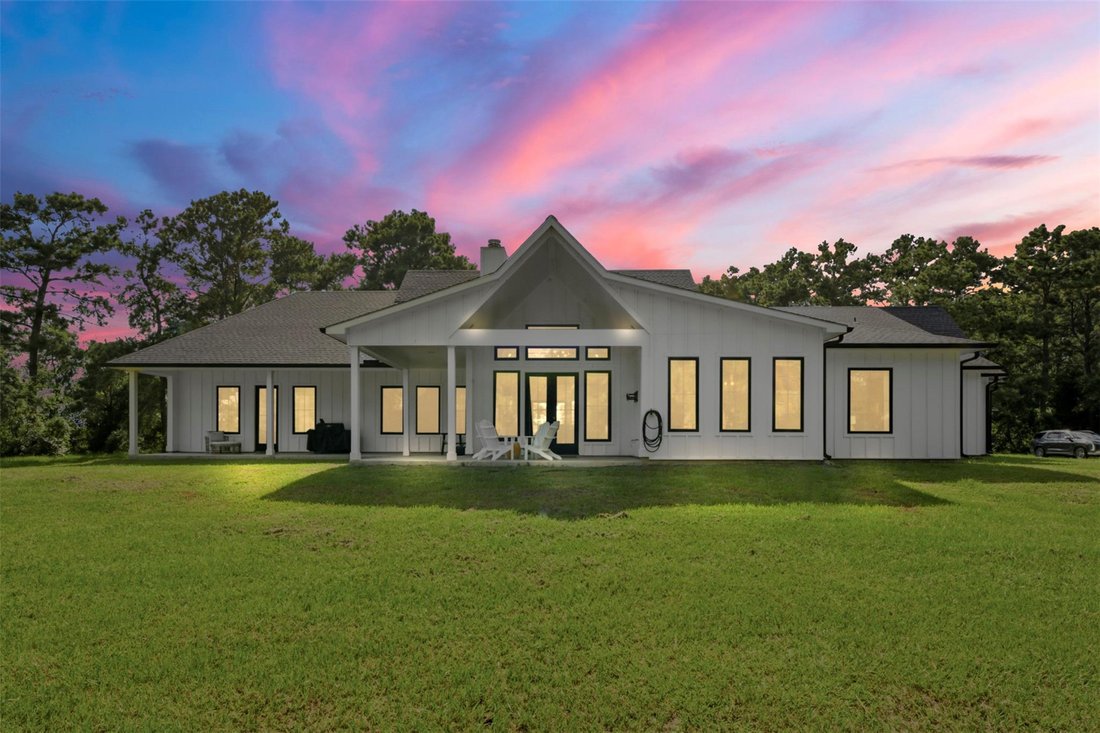 House in Anahuac, Texas, United States 2 - 18528109