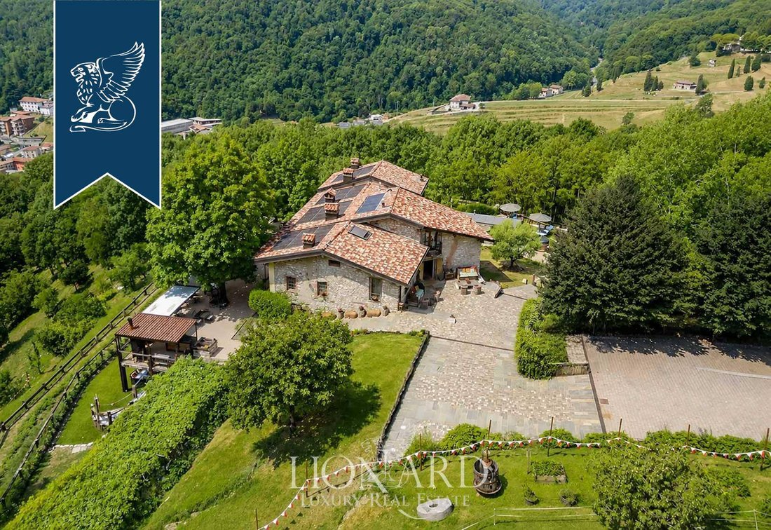 Villa in Alzano Lombardo, Lombardy, Italy 3 - 18529614