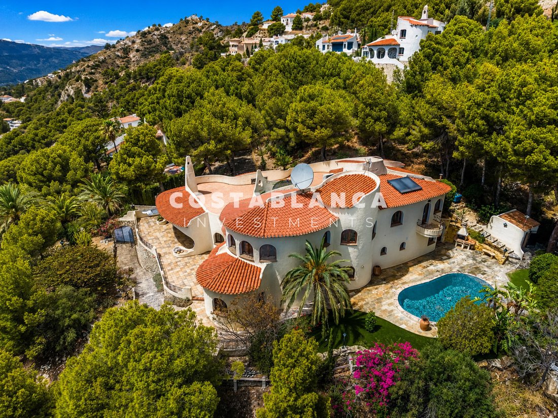 Villa in Altea, Valencian Community, Spain 1 - 18526677