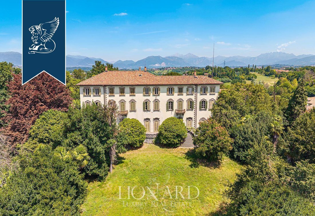 Villa in Carate Brianza, Lombardy, Italy 5 - 18529492