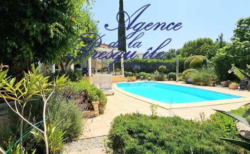 House in Hyeres, Provence-Alpes-Côte d'Azur, France 1